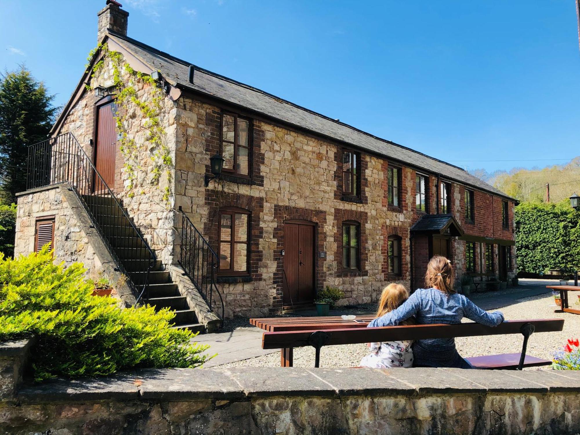 The Old Mill Cottages, Nr *